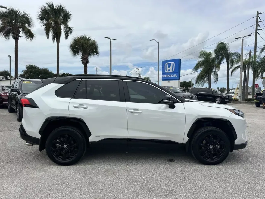 2023 Toyota RAV4 Hybrid XSE photo 1