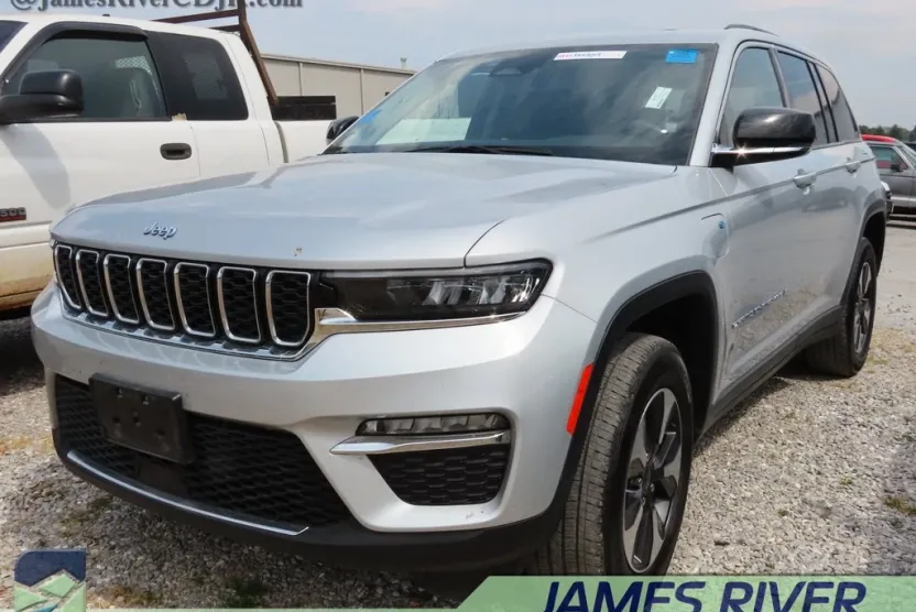 2023 Jeep Cherokee 4xe photo 1