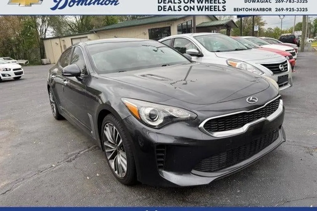 2019 Kia Stinger photo 1