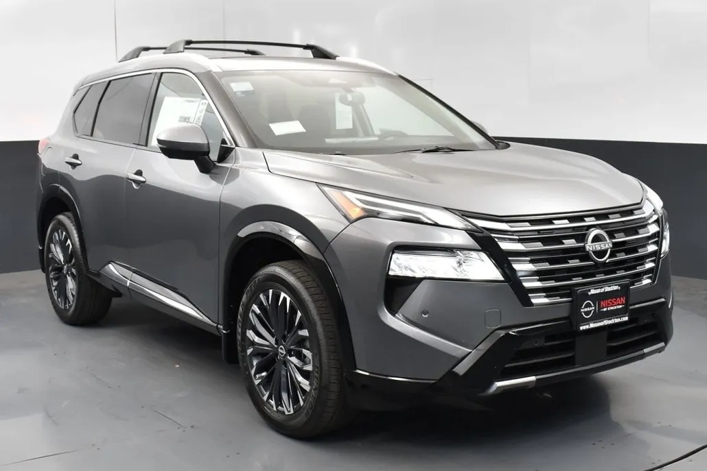 2026 Nissan Rogue Platinum photo 1