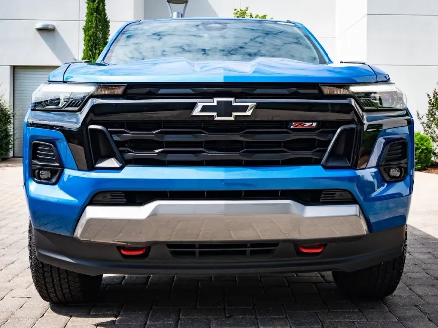 2024 Chevrolet Colorado Z71 photo 1