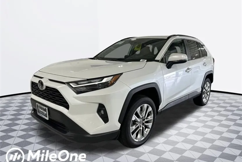 2024 Toyota RAV4 XLE Premium photo 1