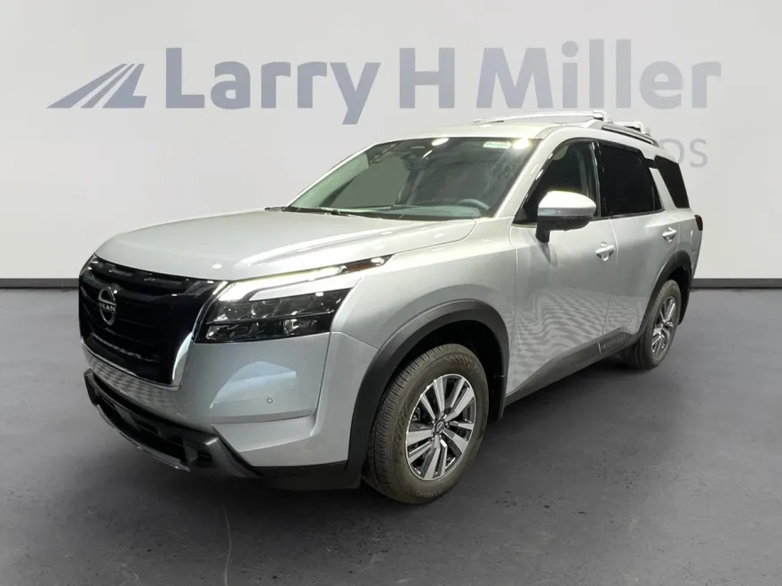 2025 Nissan Pathfinder SL photo 1