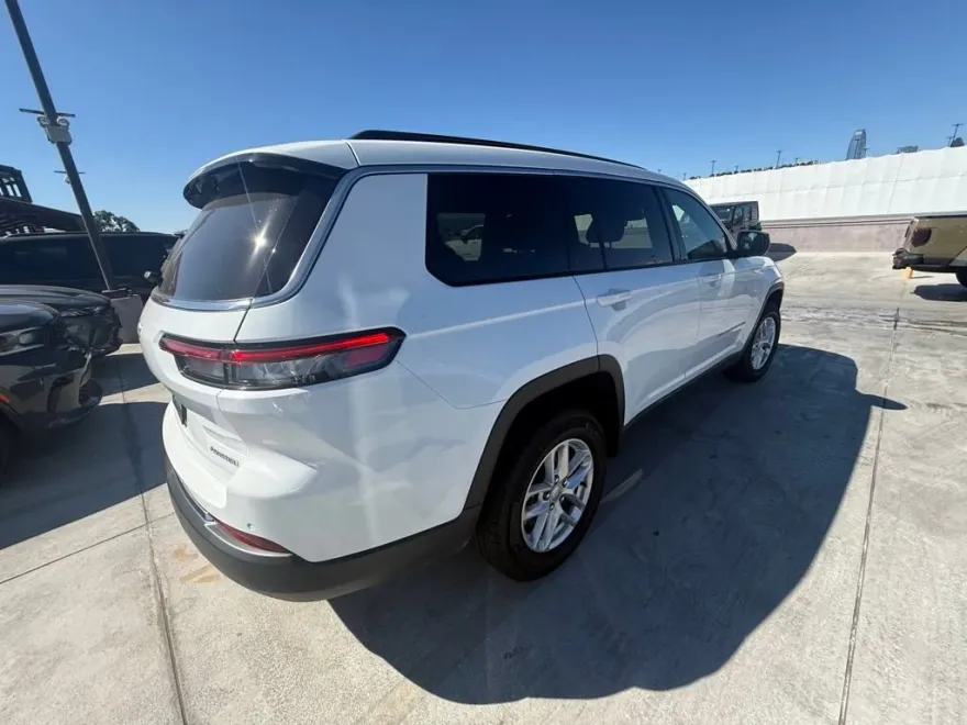 2025 Jeep Grand Cherokee Laredo X photo 1