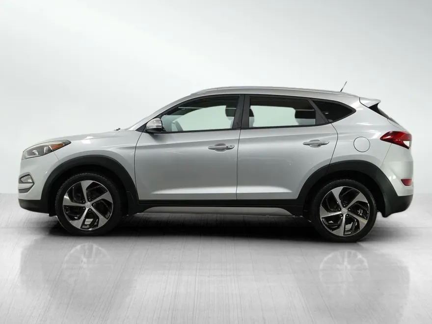 2017 Hyundai Tucson Sport photo 1