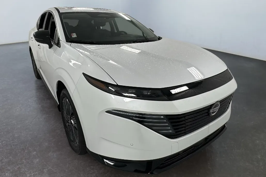 2025 Nissan Murano Platinum photo 1
