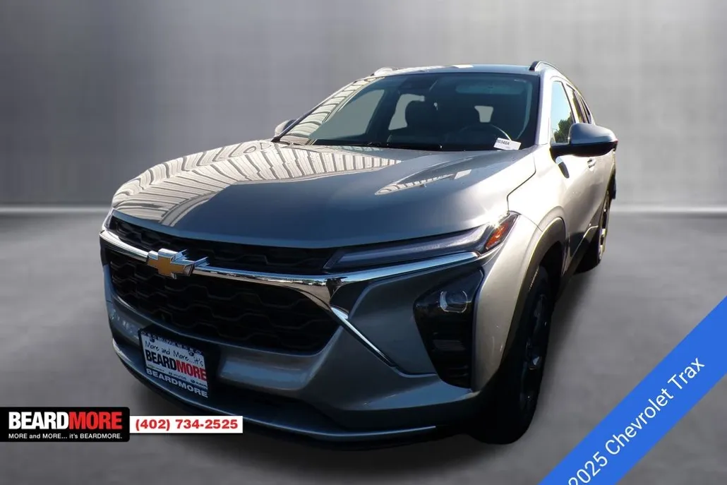 2025 Chevrolet Trax LT photo 1