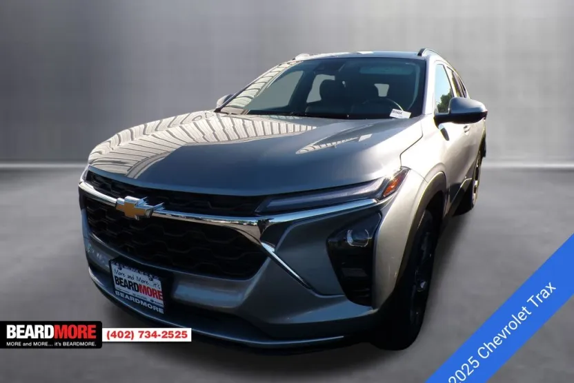 2025 Chevrolet Trax LT photo 1