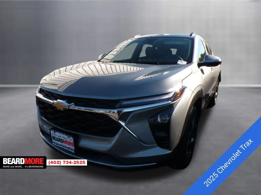 2025 Chevrolet Trax LT photo 1