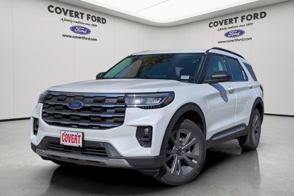 2025 Ford Explorer photo 1