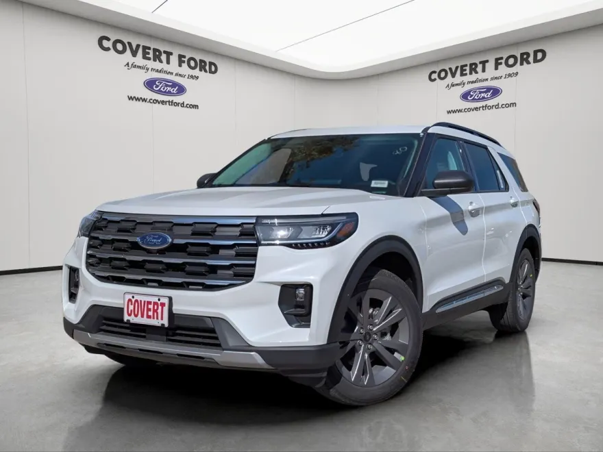2025 Ford Explorer photo 1