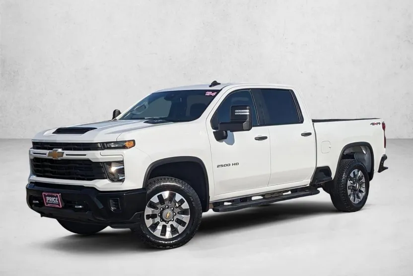 2024 Chevrolet Silverado 2500HD Custom photo 1