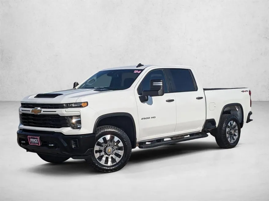 2024 Chevrolet Silverado 2500HD Custom photo 1