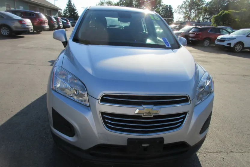 2016 Chevrolet Trax LS photo 1