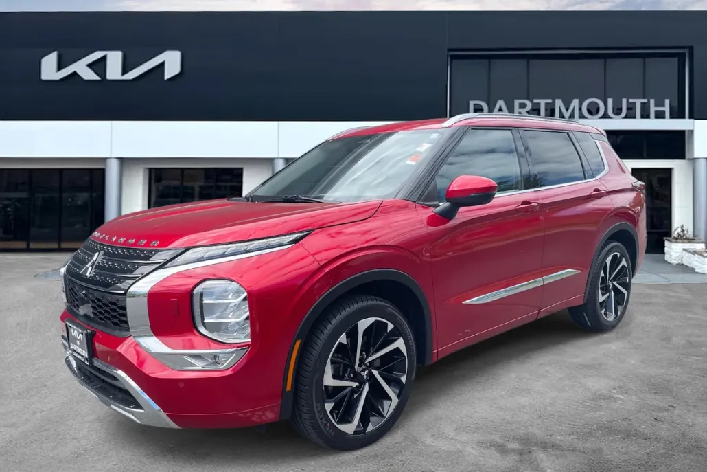 2022 Mitsubishi Outlander SEL photo 1