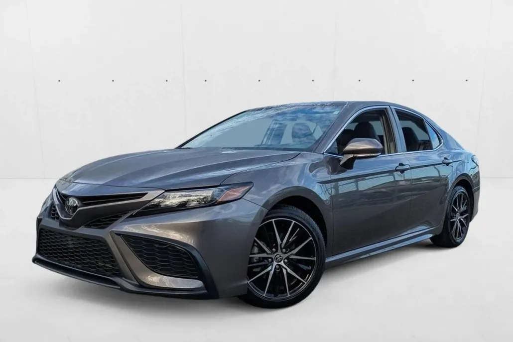 2024 Toyota Camry SE photo 1