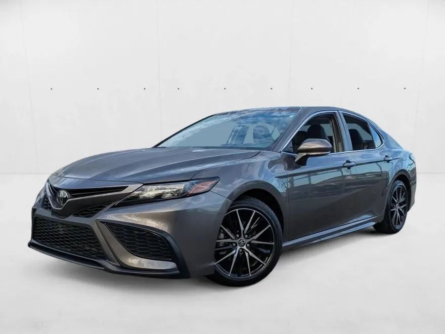 2024 Toyota Camry SE photo 1