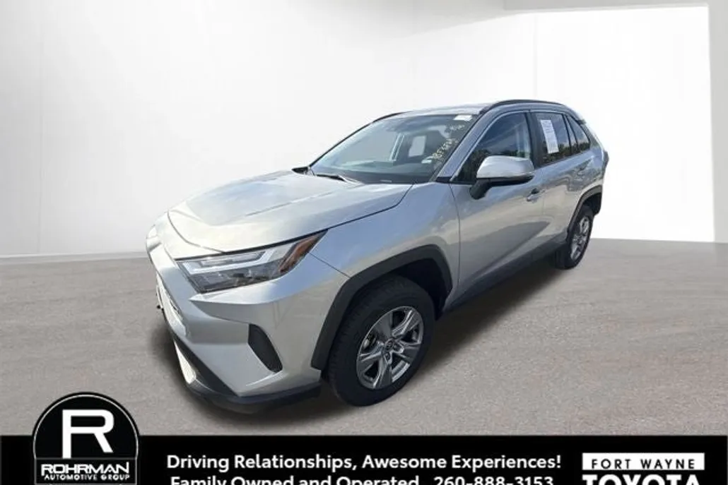 2024 Toyota RAV4 XLE photo 1