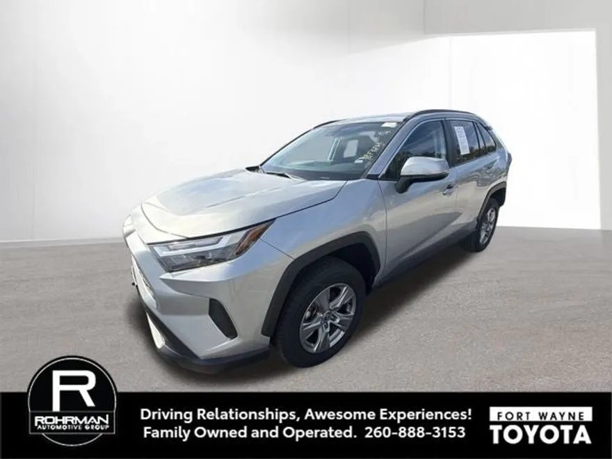 2024 Toyota RAV4 XLE photo 1