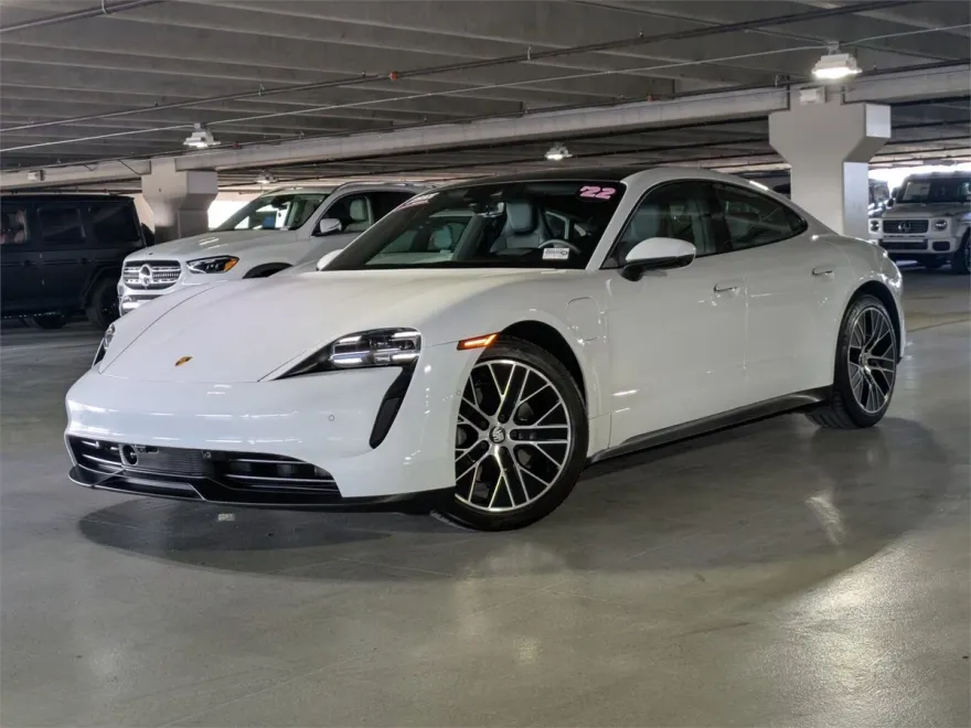 2022 Porsche Taycan photo 1
