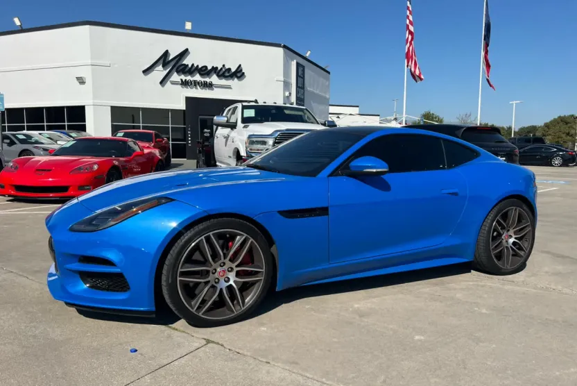 2019 Jaguar F-TYPE R photo 1