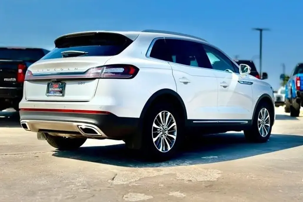 2019 Lincoln Nautilus Select photo 1