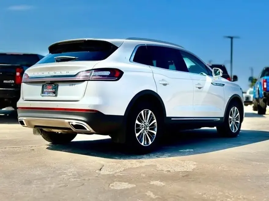 2019 Lincoln Nautilus Select photo 1