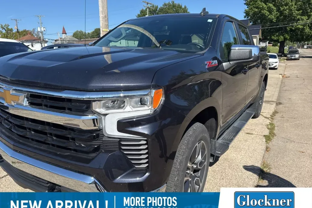 2022 Chevrolet Silverado 1500 LT photo 1