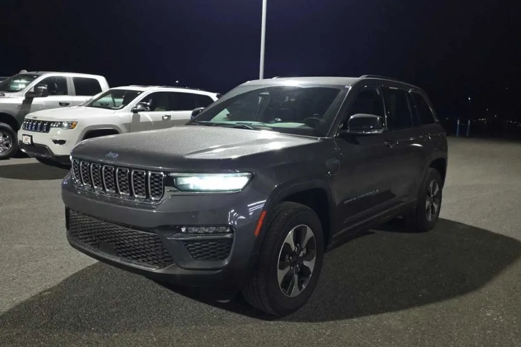 2024 Jeep Cherokee Limited 4xe photo 1