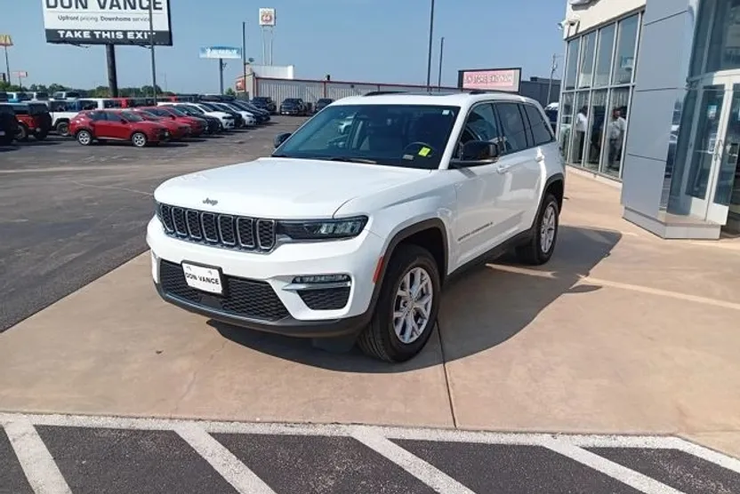 2022 Jeep Grand Cherokee Limited photo 1
