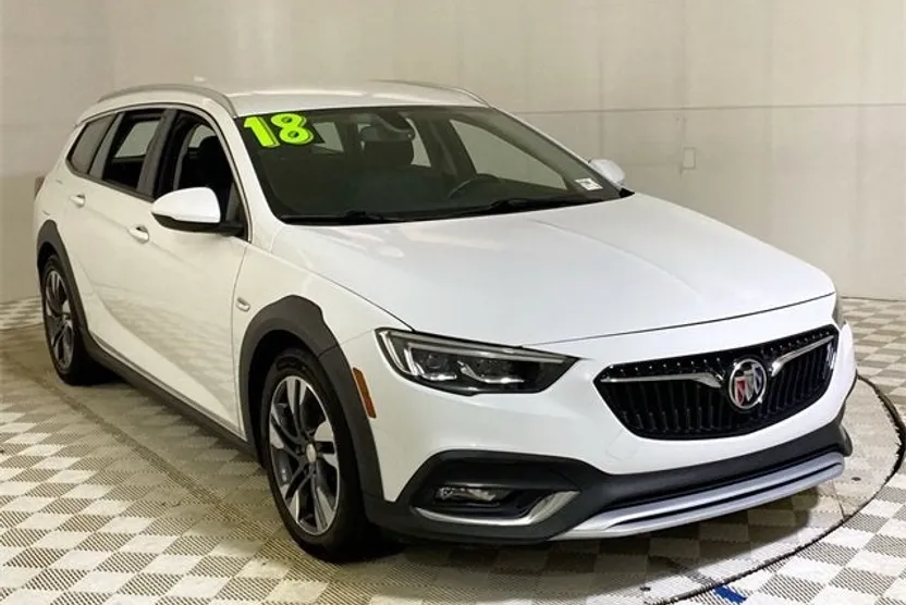 2018 Buick Regal TourX Preferred photo 1