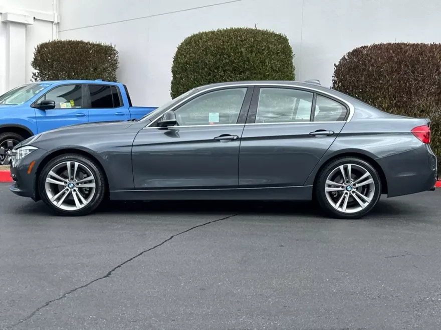 2017 Bmw 330i photo 1