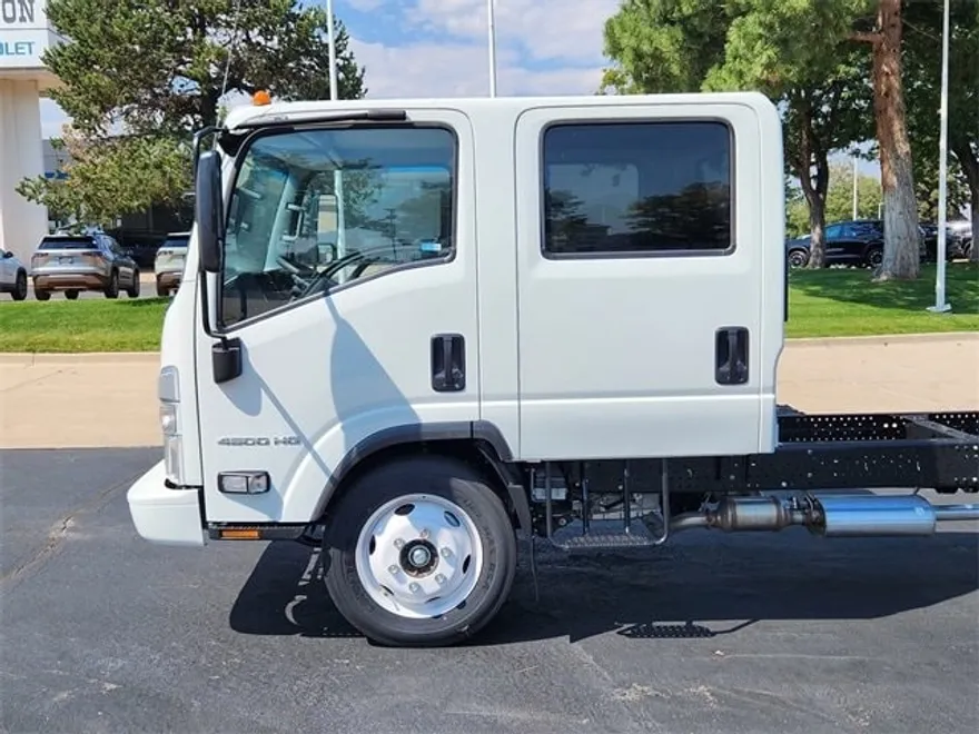 2025 Chevrolet Silverado 4500HD photo 1