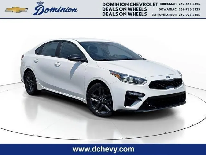 2021 Kia Forte GT-Line photo 1