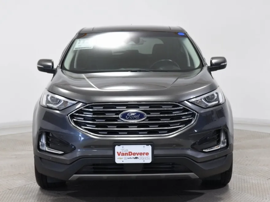2020 Ford Edge Titanium photo 1
