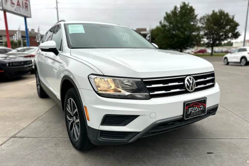 2019 Volkswagen Tiguan SE photo 1