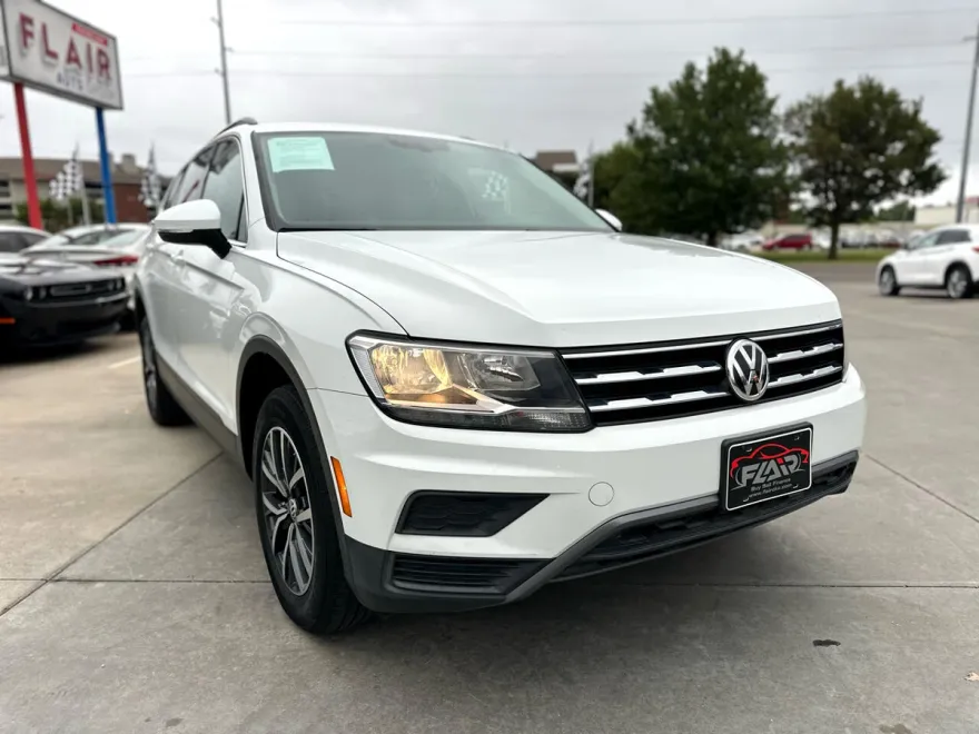 2019 Volkswagen Tiguan SE photo 1