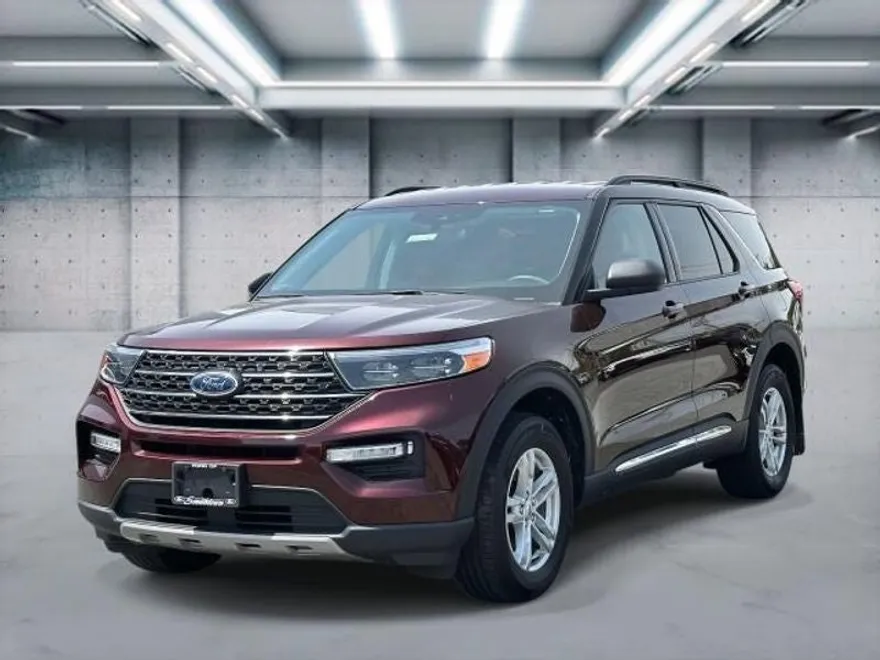 2022 Ford Explorer XLT photo 1