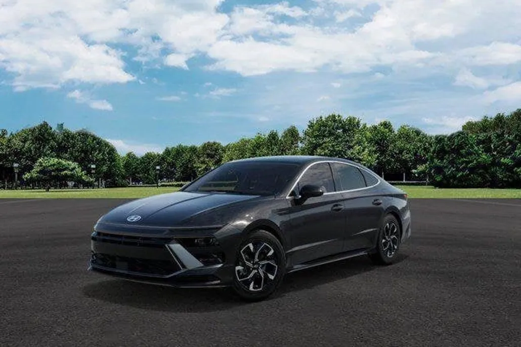 2025 Hyundai Sonata SEL photo 1