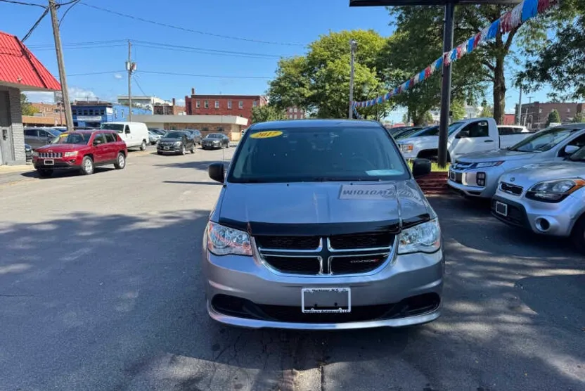 2017 Dodge Grand Caravan SE SXT Express photo 1