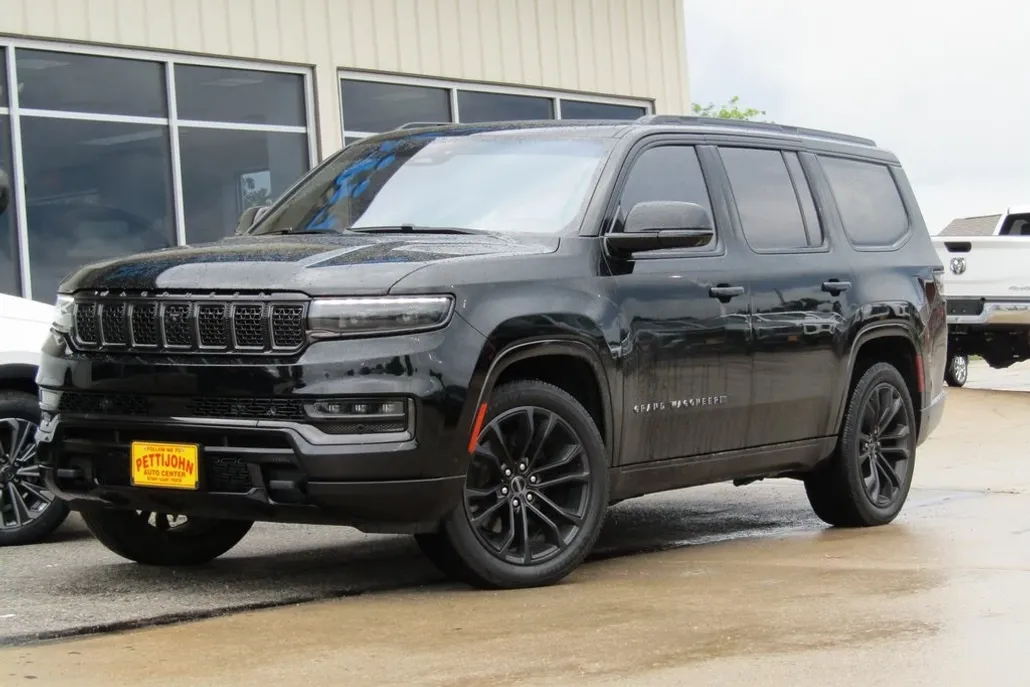 2022 Jeep Grand Wagoneer II photo 1