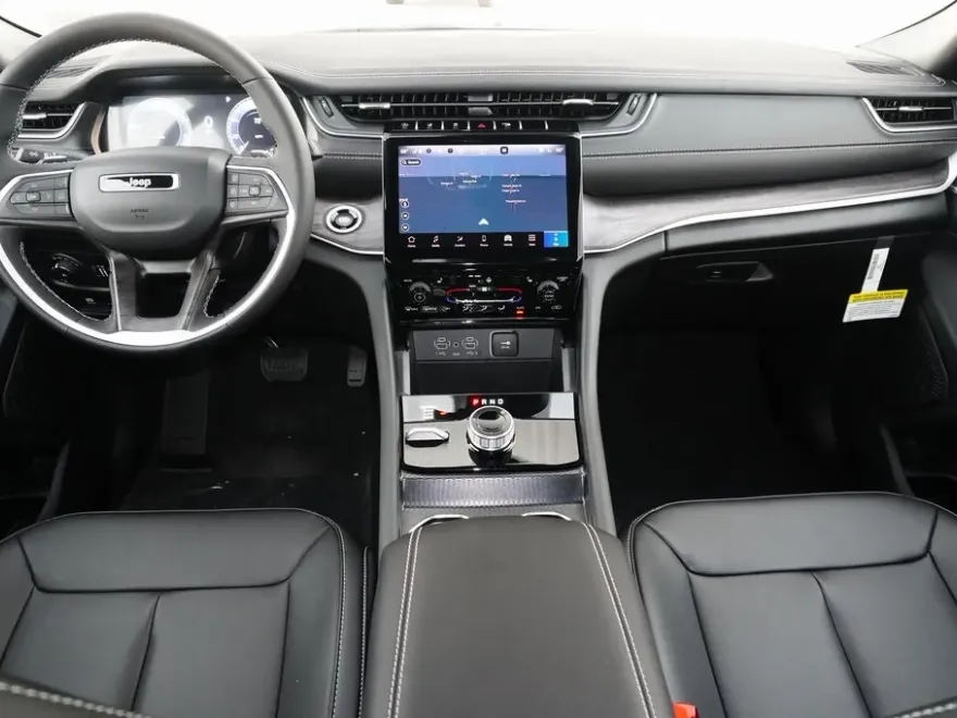 2025 Jeep Grand Cherokee Limited photo 1