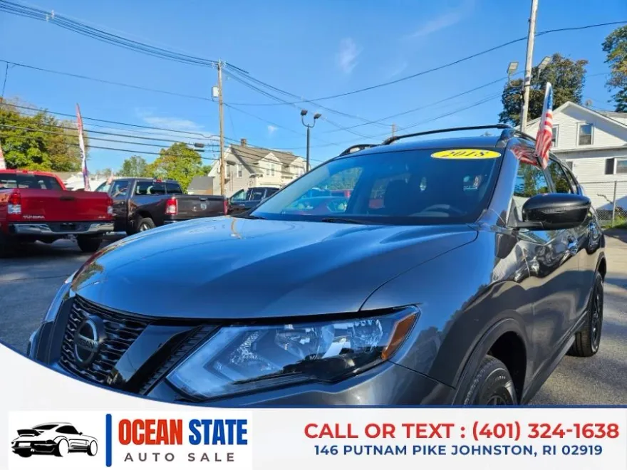2018 Nissan Rogue SV photo 1
