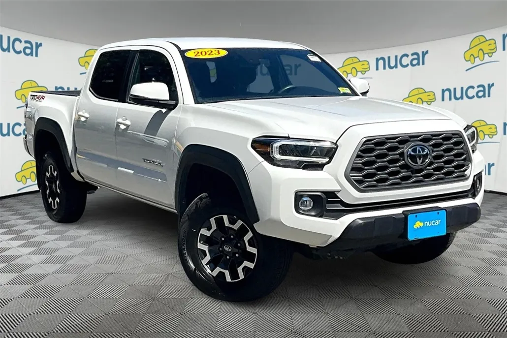 2023 Toyota Tacoma TRD Off-Road photo 1