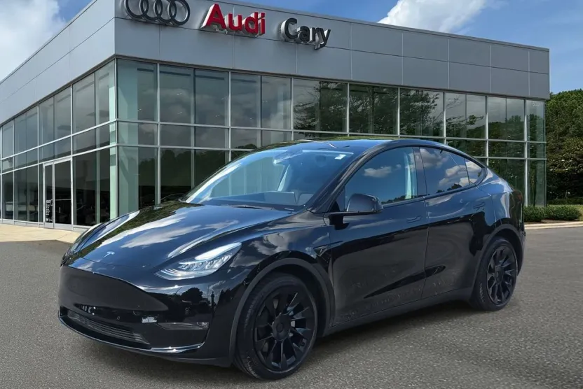 2022 Tesla Model Y Long Range photo 1