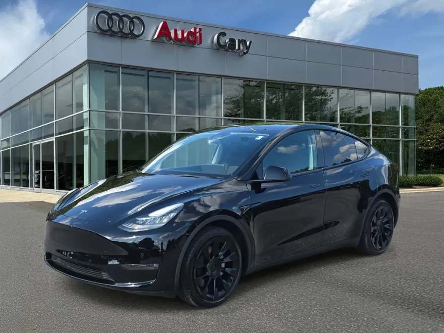 2022 Tesla Model Y Long Range photo 1
