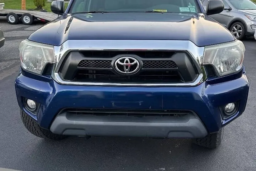 2014 Toyota Tacoma V6 photo 1