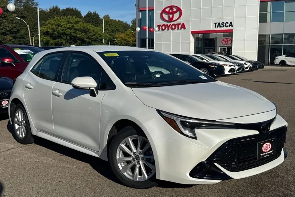 2025 Toyota Corolla SE photo 1
