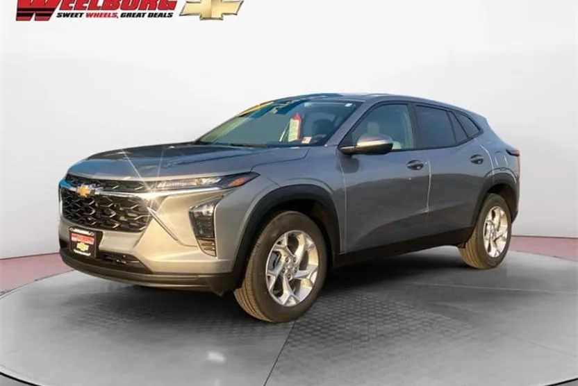 2026 Chevrolet Trax LS photo 1
