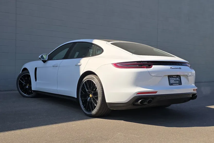 2020 Porsche Panamera 4S photo 1
